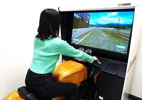 二輪シミュレーター室